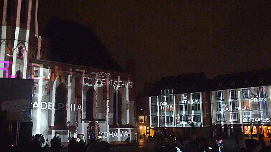 studio-eigengrau-luminale-videomapping-frankfurt-roemer-lichtkunst-small-06