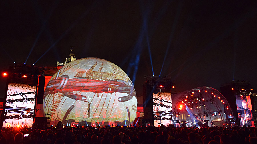 studio-eigengrau-mauerfall-show-dome-projection-small_01