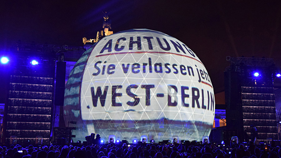 studio-eigengrau-mauerfall-show-dome-projection-small_03