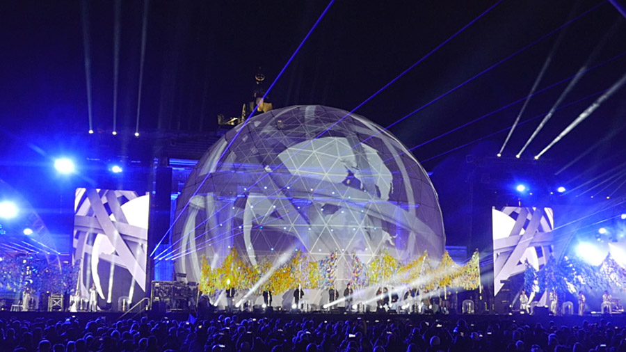 studio-eigengrau-mauerfall-show-dome-projection-small_06