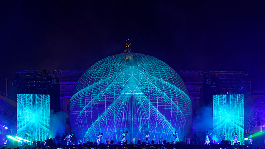 studio-eigengrau-mauerfall-show-dome-projection-small_07